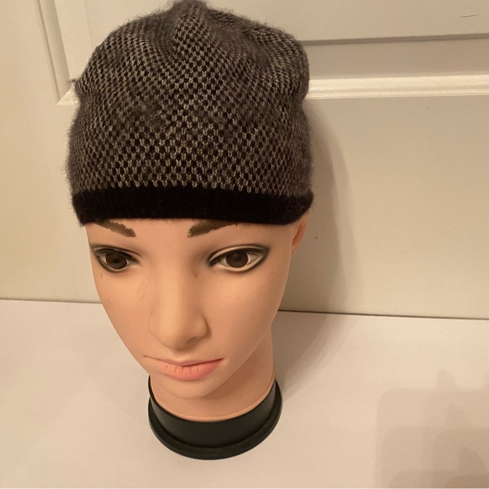 NORDSTROM RACK WOMENS HAT BEANIE BLACK GRAY CASHMERE ONE SIZE OS ACCESSORY